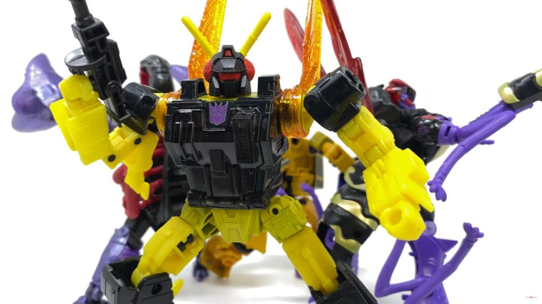 Transformers LEGACY Creatures Collide 4 Pack In Hand Image  (10 of 31)